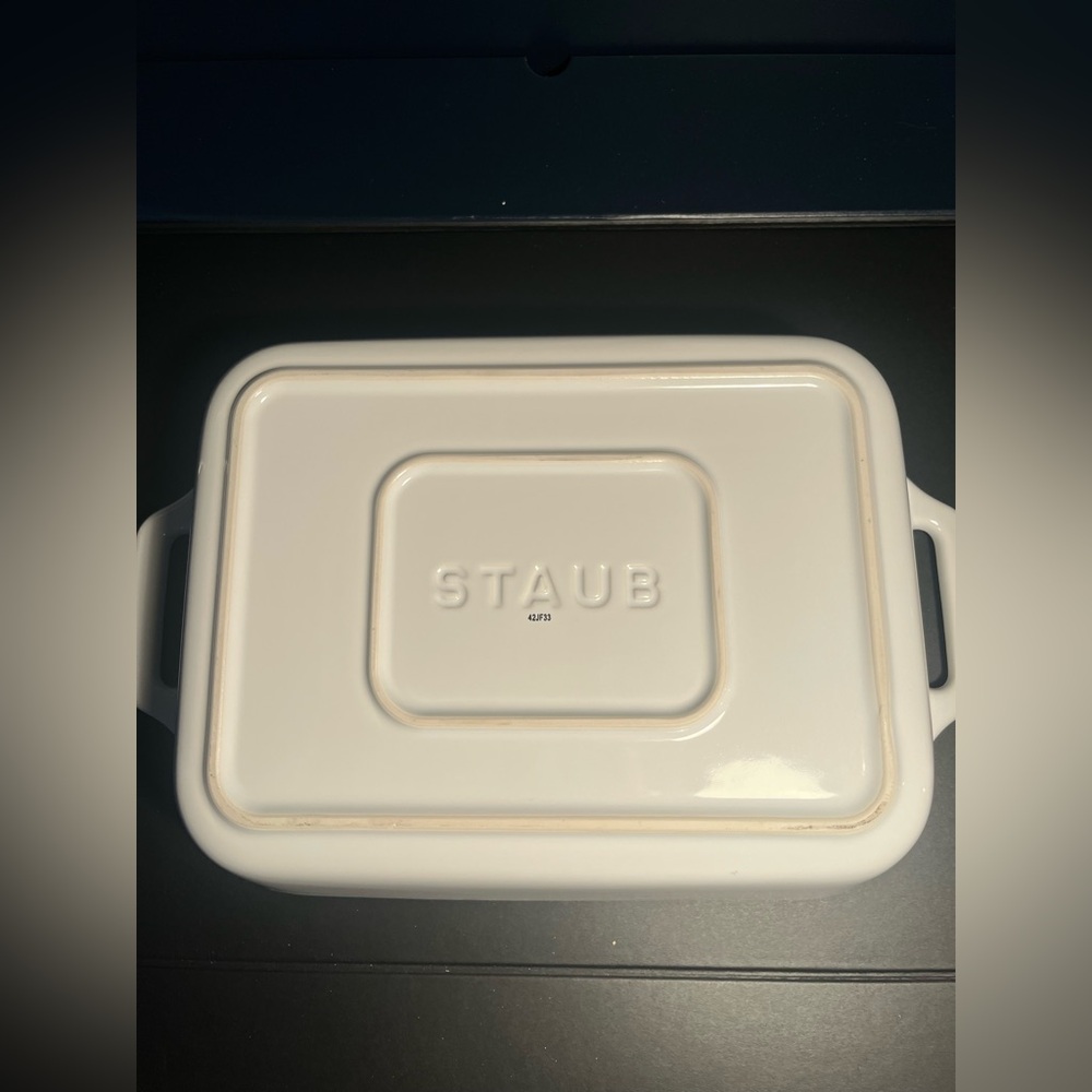 Staub Elegant White Baking Dish - Picture 4 of 5